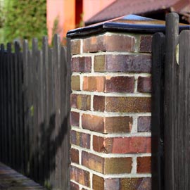 Pfeilerabdeckung, schwarzbraun glasiert